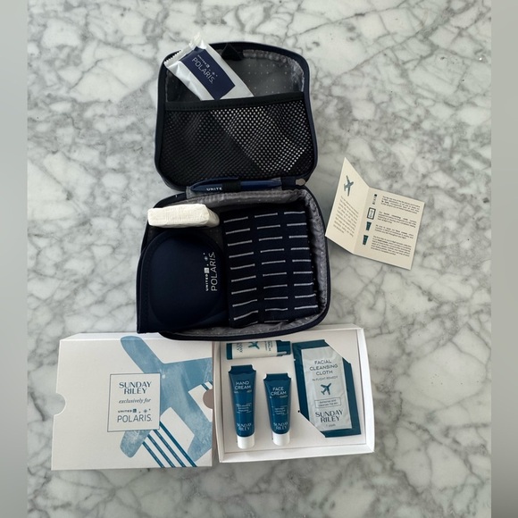 Unisex "United Polaris" International Flight AmenityTravel  Kit NEW - Picture 2 of 6